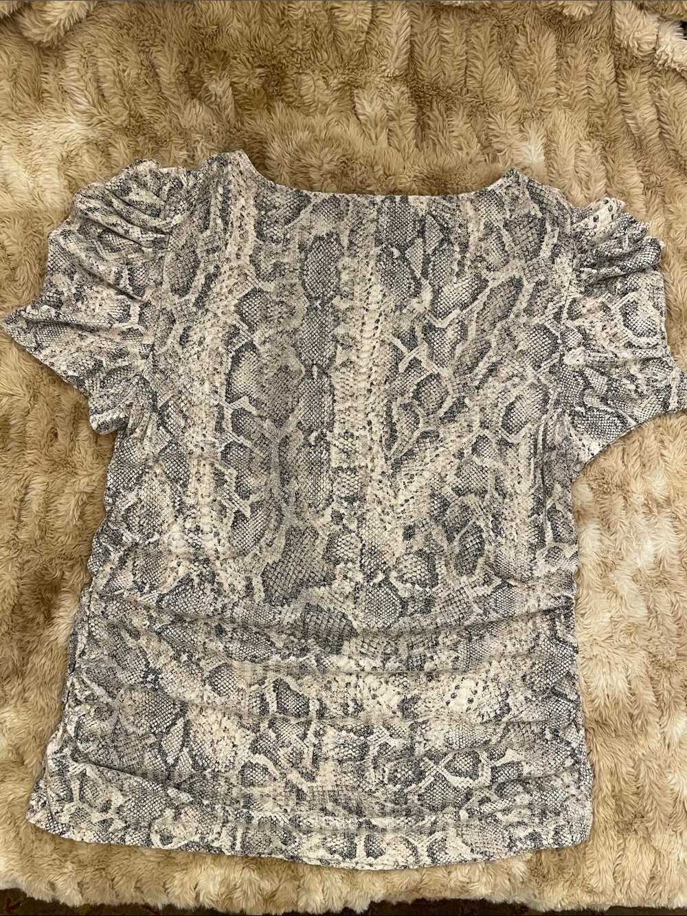 DKNY Snakeskin print short sleeve top with ruched sides and sleeves Size XL - Picture 6 of 9